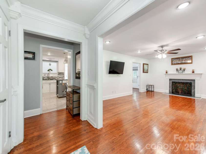 7124 Ridge Lane Road, Charlotte, NC 28262.  MLS# CAR4411281, YatesRealty ID 46708. 