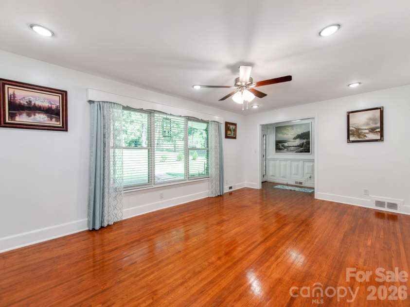 7124 Ridge Lane Road, Charlotte, NC 28262.  MLS# CAR4411281, YatesRealty ID 46708. Dining Area