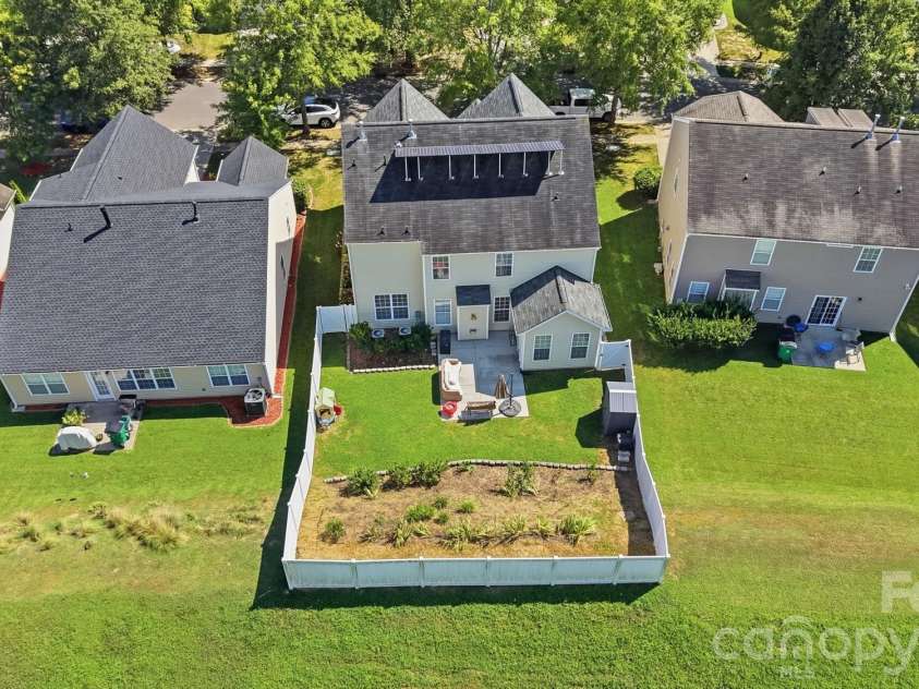 324 Minitree Lane, Charlotte, NC 28214.  MLS# CAR4418025, YatesRealty ID 46709. 