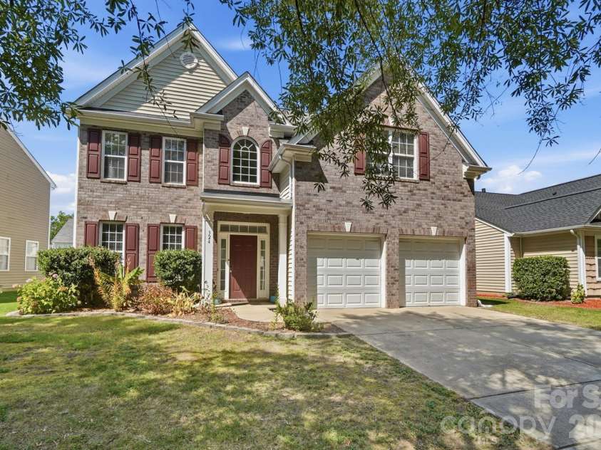 324 Minitree Lane, Charlotte, NC 28214.  MLS# CAR4418025, YatesRealty ID 46709. 
