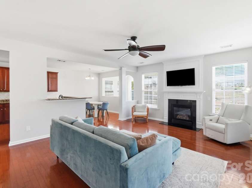 324 Minitree Lane, Charlotte, NC 28214.  MLS# CAR4418025, YatesRealty ID 46709. 