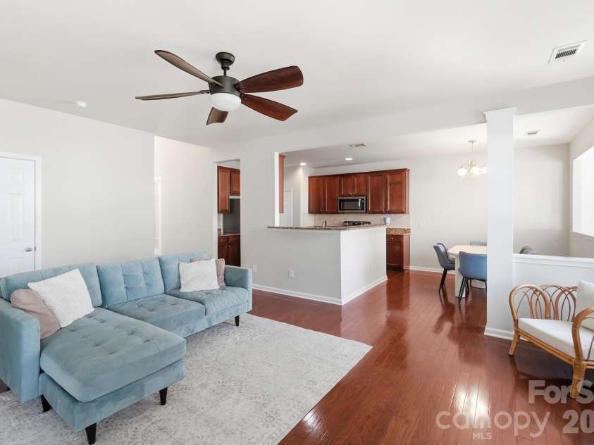 324 Minitree Lane, Charlotte, NC 28214.  MLS# CAR4418025, YatesRealty ID 46709. 