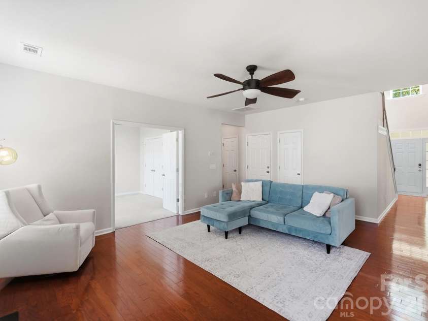 324 Minitree Lane, Charlotte, NC 28214.  MLS# CAR4418025, YatesRealty ID 46709. 