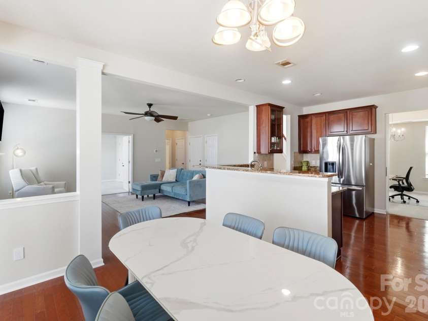 324 Minitree Lane, Charlotte, NC 28214.  MLS# CAR4418025, YatesRealty ID 46709. 