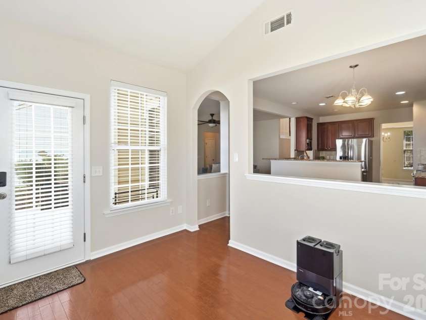 324 Minitree Lane, Charlotte, NC 28214.  MLS# CAR4418025, YatesRealty ID 46709. 