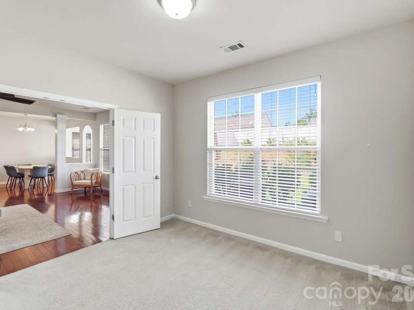324 Minitree Lane, Charlotte, NC 28214.  MLS# CAR4418025, YatesRealty ID 46709. 