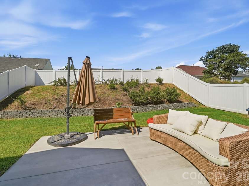 324 Minitree Lane, Charlotte, NC 28214.  MLS# CAR4418025, YatesRealty ID 46709. 