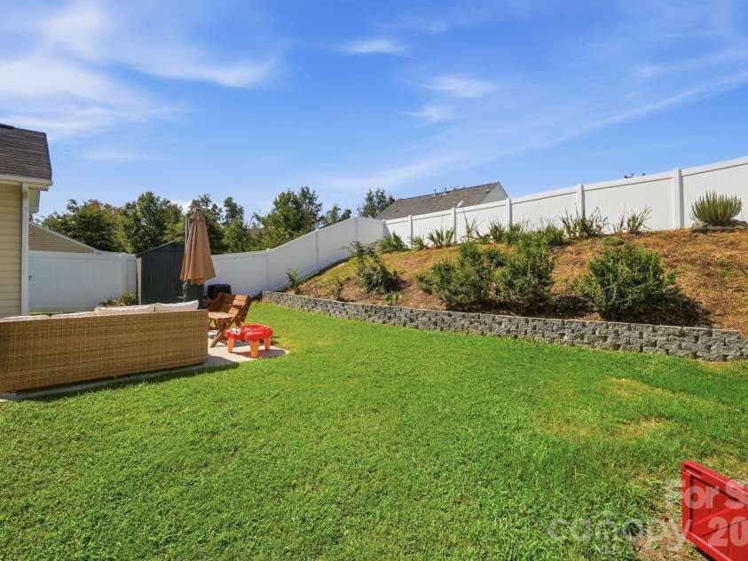 324 Minitree Lane, Charlotte, NC 28214.  MLS# CAR4418025, YatesRealty ID 46709. 