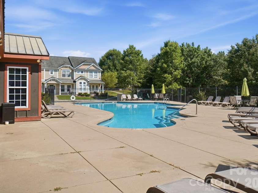 324 Minitree Lane, Charlotte, NC 28214.  MLS# CAR4418025, YatesRealty ID 46709. 