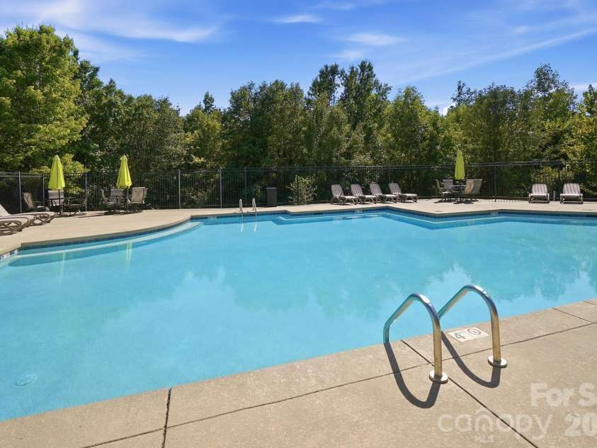 324 Minitree Lane, Charlotte, NC 28214.  MLS# CAR4418025, YatesRealty ID 46709. 