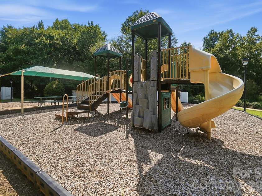 324 Minitree Lane, Charlotte, NC 28214.  MLS# CAR4418025, YatesRealty ID 46709. 