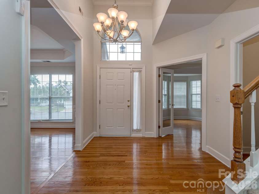 6221 Caslon Court, Charlotte, NC 28270.  MLS# CAR4345739, YatesRealty ID 4671. Two story foyer with