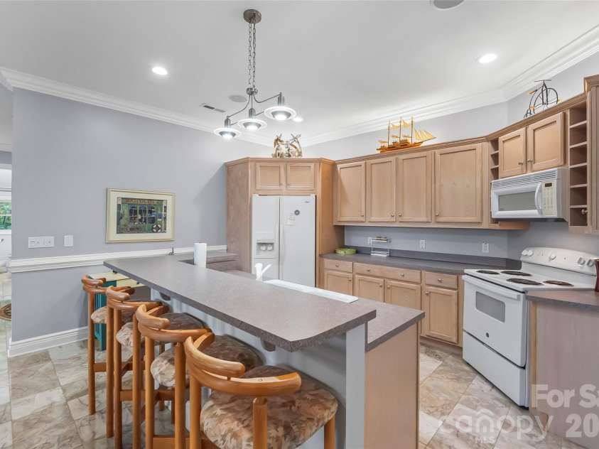 705 Waters Edge Drive, Nebo, NC 28761.  MLS# CAR4416637, YatesRealty ID 46710. 