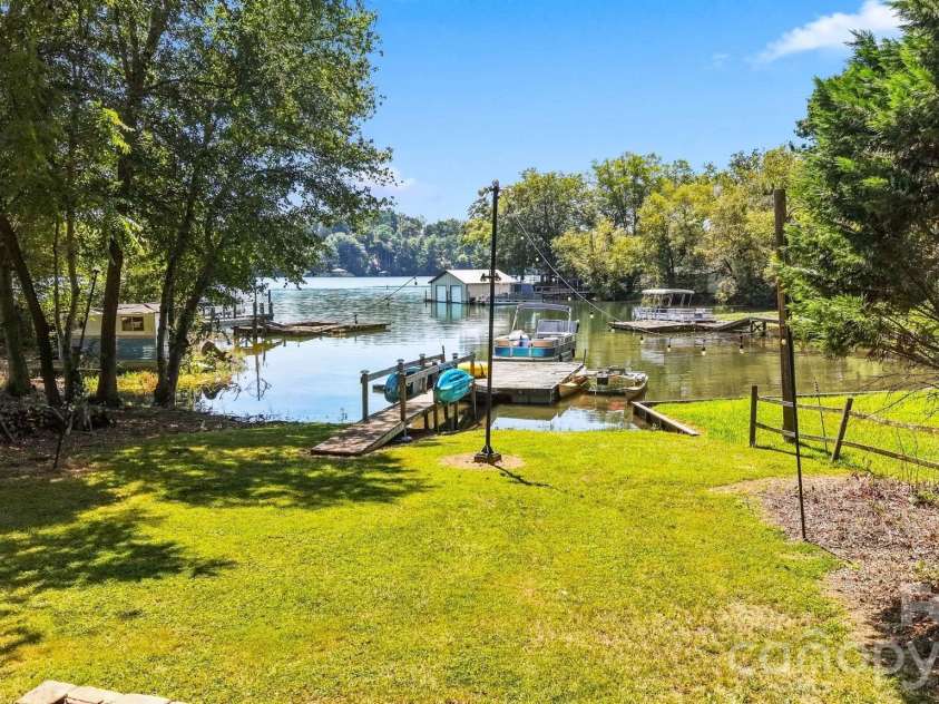35 Loudonya Lane, Hickory, NC 28601.  MLS# CAR4417557, YatesRealty ID 46711. 