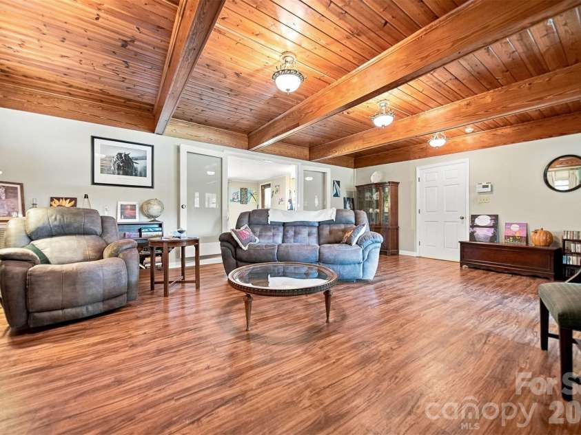 35 Loudonya Lane, Hickory, NC 28601.  MLS# CAR4417557, YatesRealty ID 46711. 