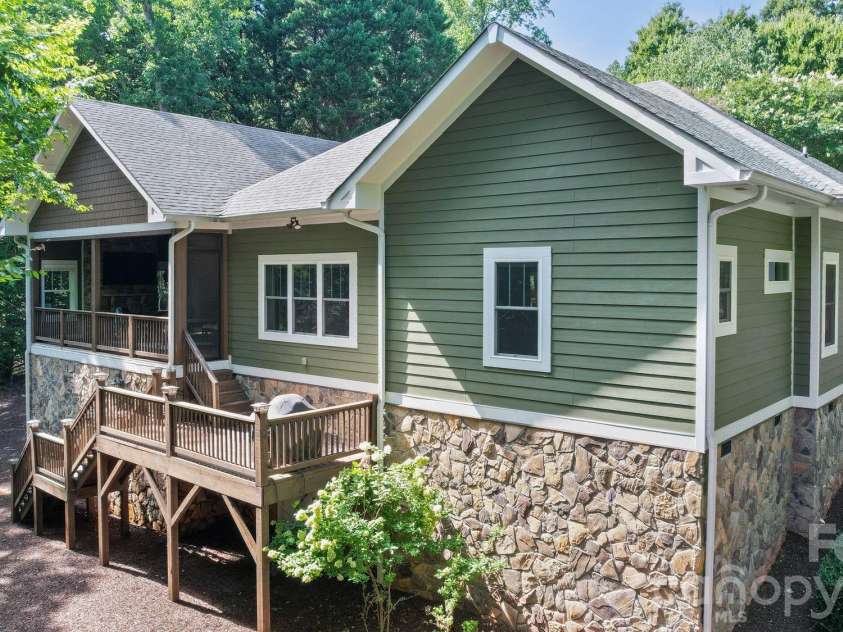 3033 Dodsworth Drive, Cramerton, NC 28032.  MLS# CAR4418023, YatesRealty ID 46712. 