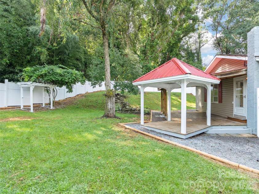 151 Meadow Street, Waynesville, NC 28786.  MLS# CAR4409488, YatesRealty ID 46713. 