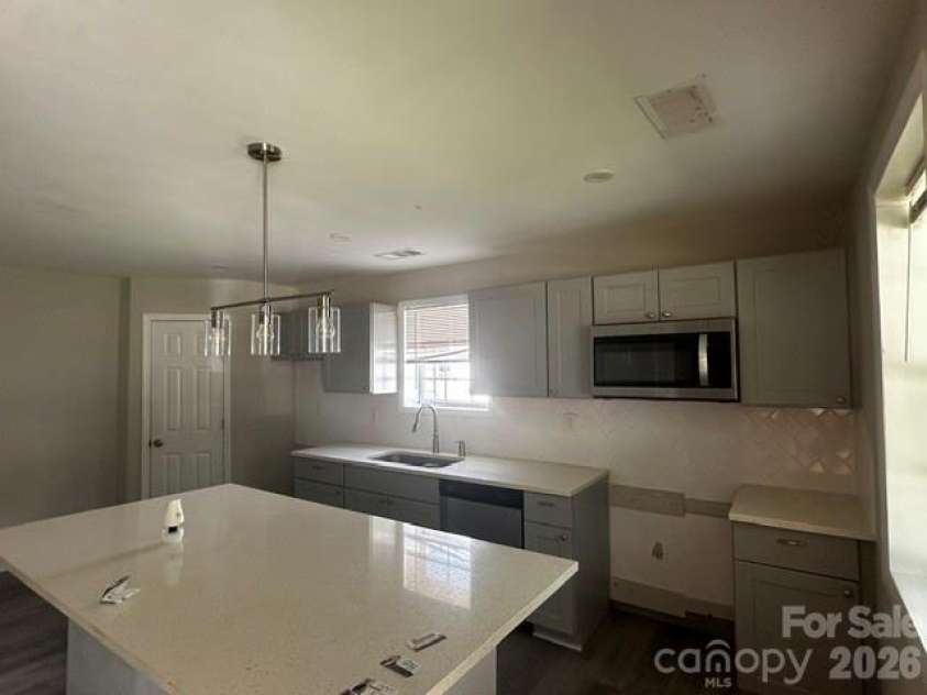 910 Linwood Road, Gastonia, NC 28052.  MLS# CAR4418117, YatesRealty ID 46714. 