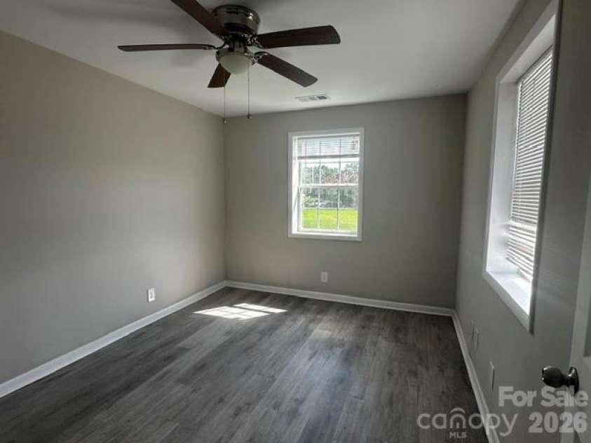 910 Linwood Road, Gastonia, NC 28052.  MLS# CAR4418117, YatesRealty ID 46714. 