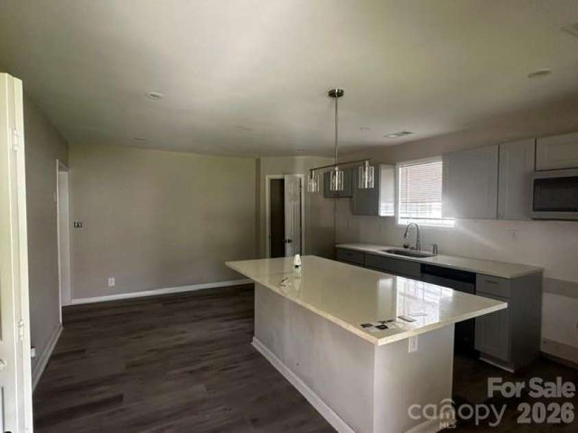 910 Linwood Road, Gastonia, NC 28052.  MLS# CAR4418117, YatesRealty ID 46714. 