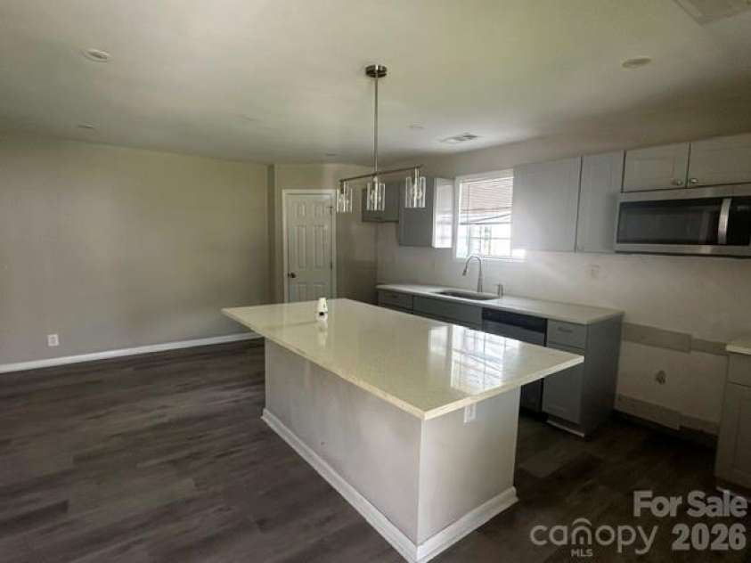 910 Linwood Road, Gastonia, NC 28052.  MLS# CAR4418117, YatesRealty ID 46714. 