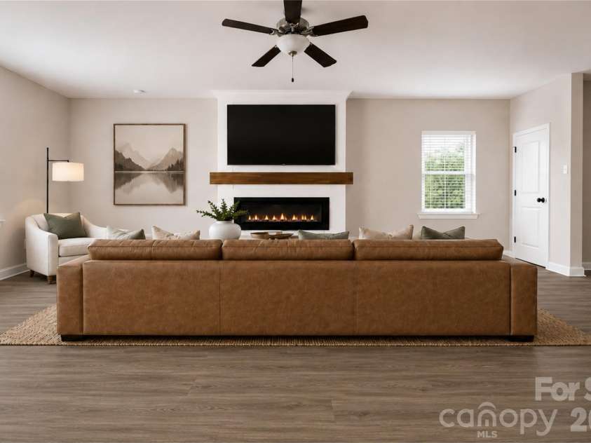 2231 Dardan Woods Drive, Charlotte, NC 28215.  MLS# CAR4418121, YatesRealty ID 46716. 