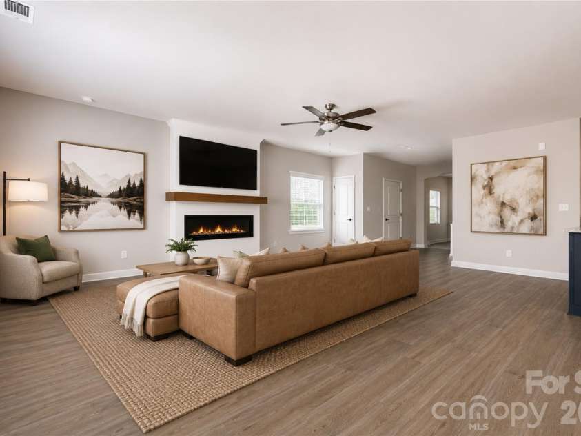 2231 Dardan Woods Drive, Charlotte, NC 28215.  MLS# CAR4418121, YatesRealty ID 46716. 