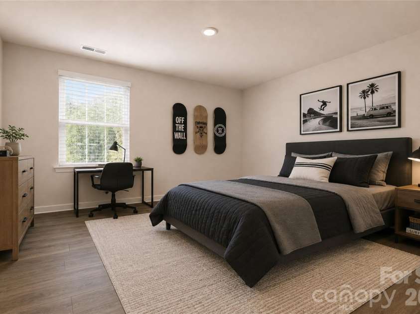 2231 Dardan Woods Drive, Charlotte, NC 28215.  MLS# CAR4418121, YatesRealty ID 46716. 