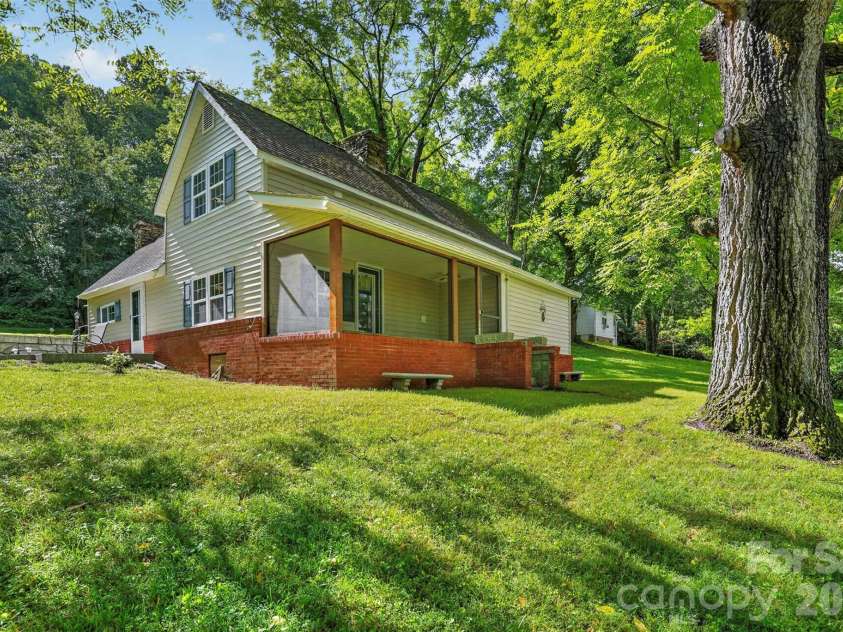 168 Huntley Road, Fletcher, NC 28732.  MLS# CAR4417803, YatesRealty ID 46717. 