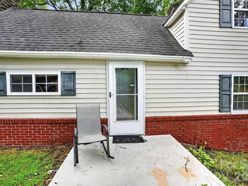 168 Huntley Road, Fletcher, NC 28732.  MLS# CAR4417803, YatesRealty ID 46717. 