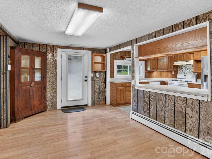 168 Huntley Road, Fletcher, NC 28732.  MLS# CAR4417803, YatesRealty ID 46717. 