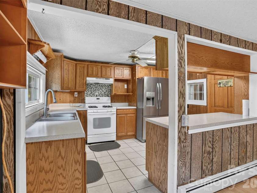 168 Huntley Road, Fletcher, NC 28732.  MLS# CAR4417803, YatesRealty ID 46717. 