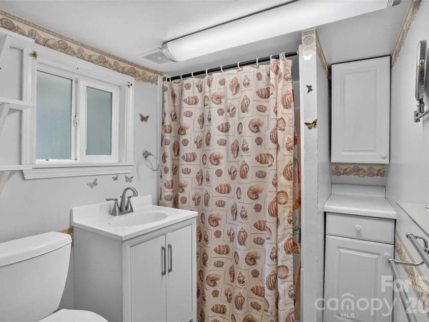 168 Huntley Road, Fletcher, NC 28732.  MLS# CAR4417803, YatesRealty ID 46717. 