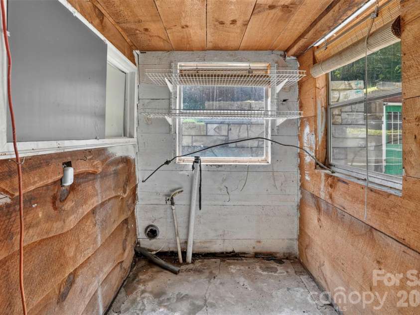168 Huntley Road, Fletcher, NC 28732.  MLS# CAR4417803, YatesRealty ID 46717. 