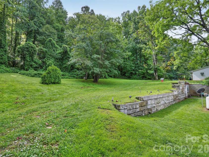 168 Huntley Road, Fletcher, NC 28732.  MLS# CAR4417803, YatesRealty ID 46717. 