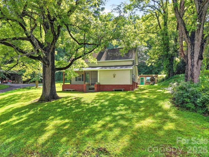 168 Huntley Road, Fletcher, NC 28732.  MLS# CAR4417803, YatesRealty ID 46717. 