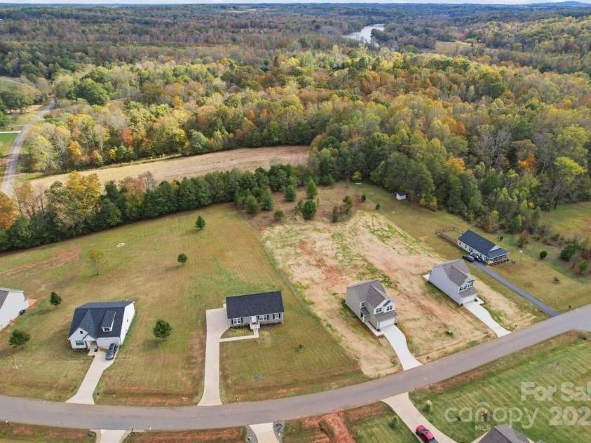 129 Pumice Drive, Statesville, NC 28625.  MLS# CAR4318134, YatesRealty ID 46718. 