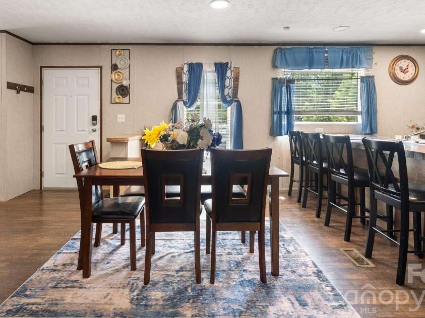 602 Preston Brooks Drive, Catawba, SC 29704.  MLS# CAR4415484, YatesRealty ID 46718. Comfortable everyday dining space located just off the kitchen.