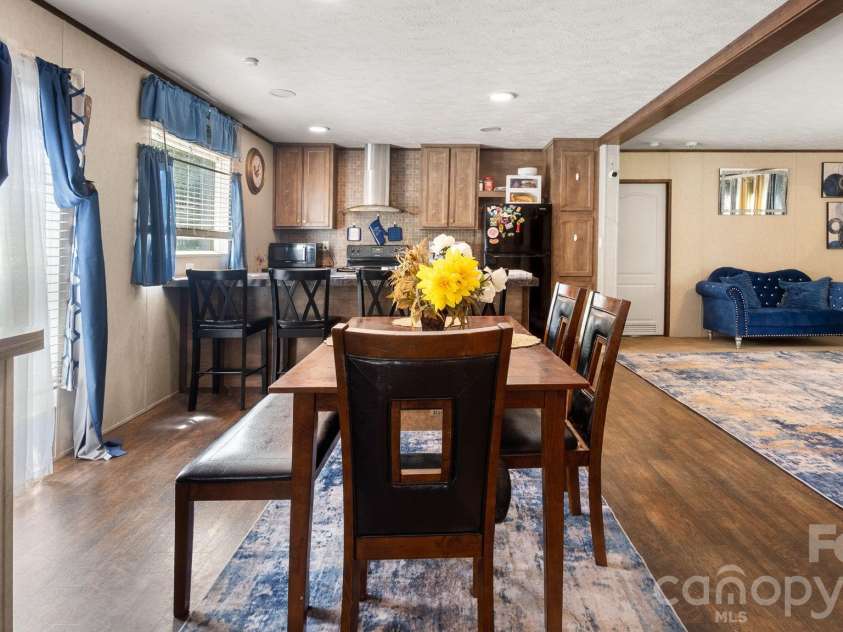 602 Preston Brooks Drive, Catawba, SC 29704.  MLS# CAR4415484, YatesRealty ID 46718. Open floor plan perfect for entertaining