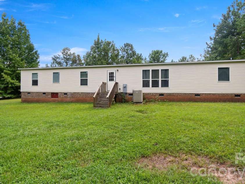 602 Preston Brooks Drive, Catawba, SC 29704.  MLS# CAR4415484, YatesRealty ID 46718. Space from neighbors