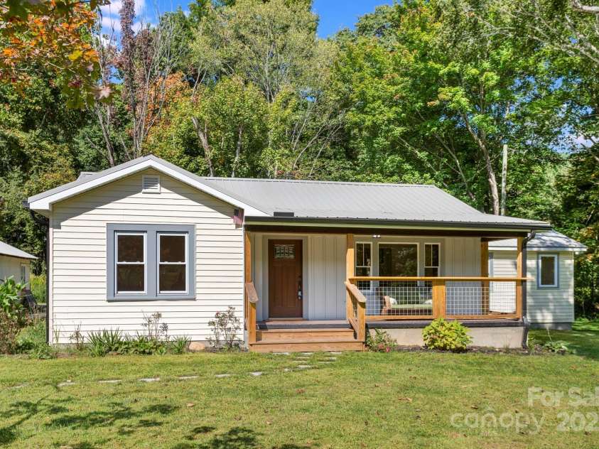 1808 Allens Creek Road, Waynesville, NC 28786.  MLS# CAR4300767, YatesRealty ID 4672. 