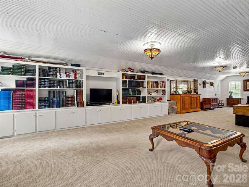 14 Griffing Boulevard, Asheville, NC 28804.  MLS# CAR4413603, YatesRealty ID 46721. Custom built-ins