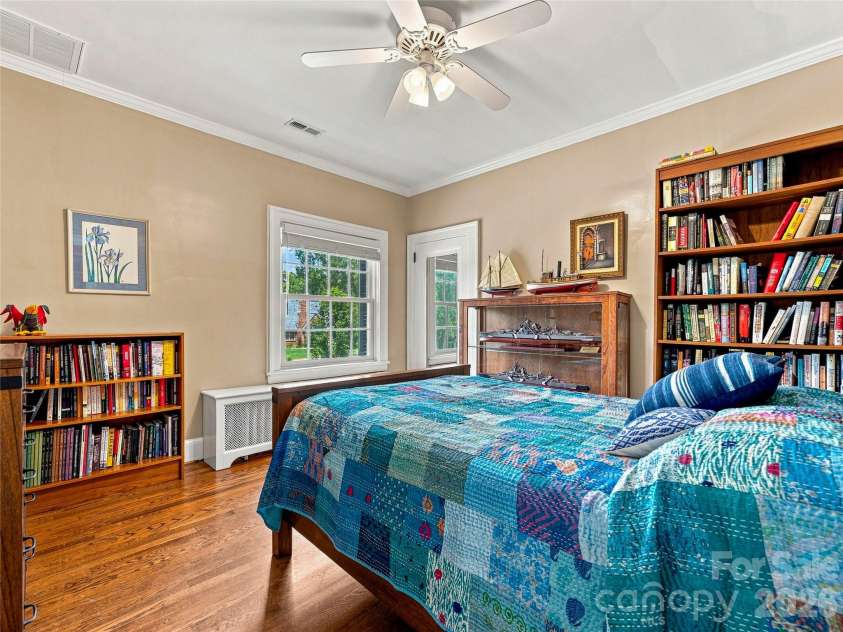 14 Griffing Boulevard, Asheville, NC 28804.  MLS# CAR4413603, YatesRealty ID 46721. Large 2nd bedroom with walk-in closet