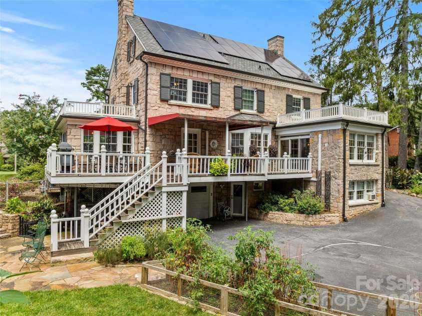 14 Griffing Boulevard, Asheville, NC 28804.  MLS# CAR4413603, YatesRealty ID 46721. Solar panels were added for efficiency.