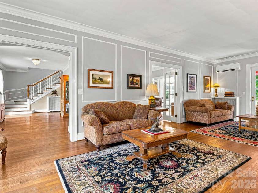 14 Griffing Boulevard, Asheville, NC 28804.  MLS# CAR4413603, YatesRealty ID 46721. Spacious and warm