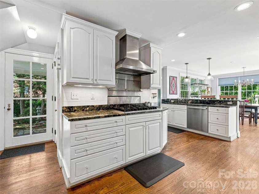 14 Griffing Boulevard, Asheville, NC 28804.  MLS# CAR4413603, YatesRealty ID 46721. Updated kitchen with professional-style range and generous workspace