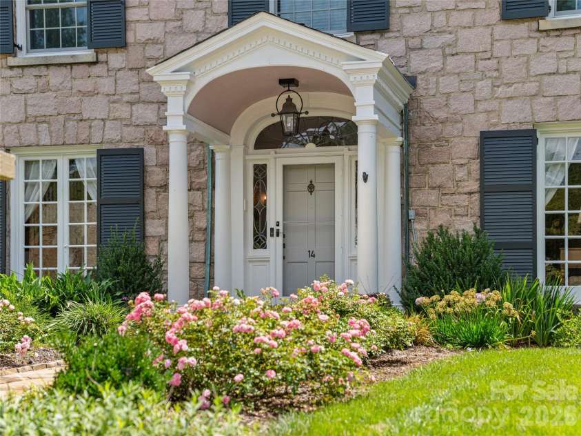 14 Griffing Boulevard, Asheville, NC 28804.  MLS# CAR4413603, YatesRealty ID 46721. Welcome Home!