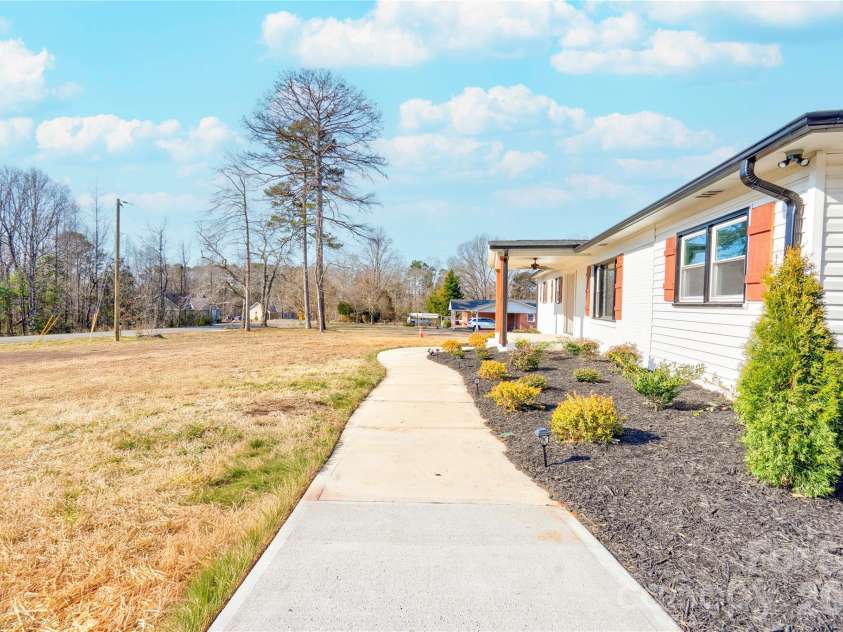 226 Hardin Circle, Grover, NC 28073.  MLS# CAR4418091, YatesRealty ID 46725. 