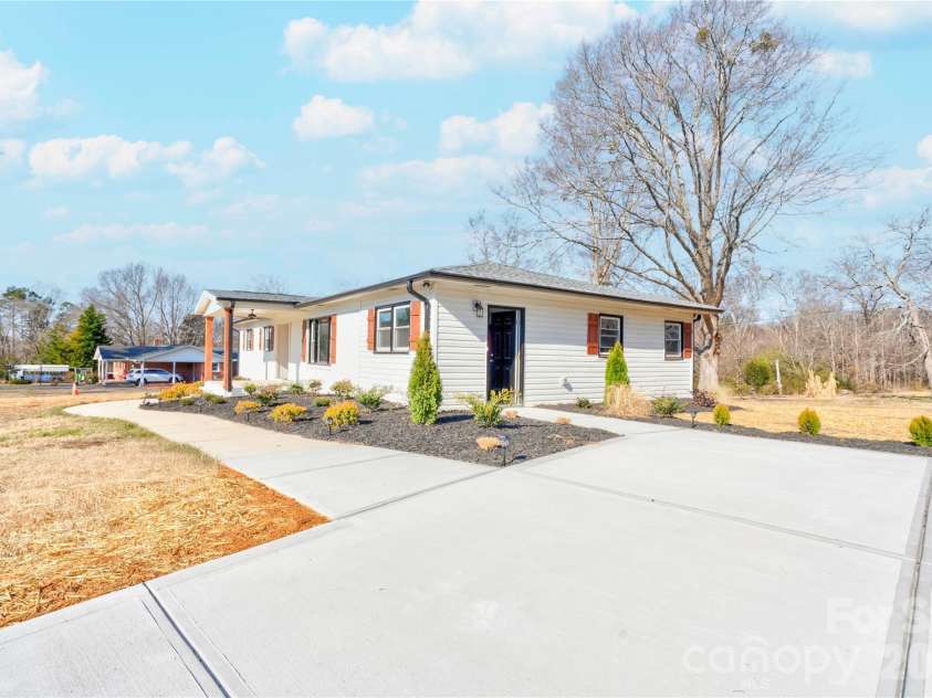 226 Hardin Circle, Grover, NC 28073.  MLS# CAR4418091, YatesRealty ID 46725. 