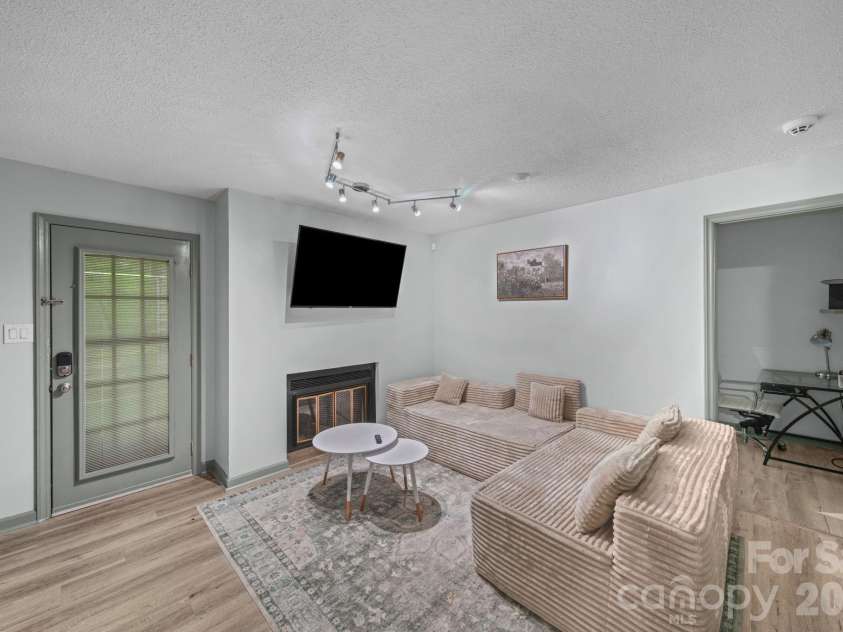 503 Gooseneck Drive, Cary, NC 27513.  MLS# CAR4418013, YatesRealty ID 46726. 